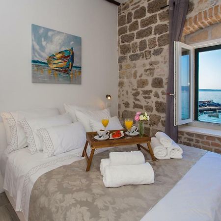 Seafront Apartment In Historical Cippico Castle Kastela Ngoại thất bức ảnh