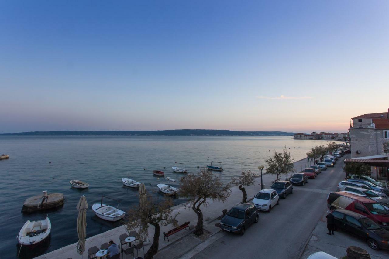 Seafront Apartment In Historical Cippico Castle Kastela Ngoại thất bức ảnh