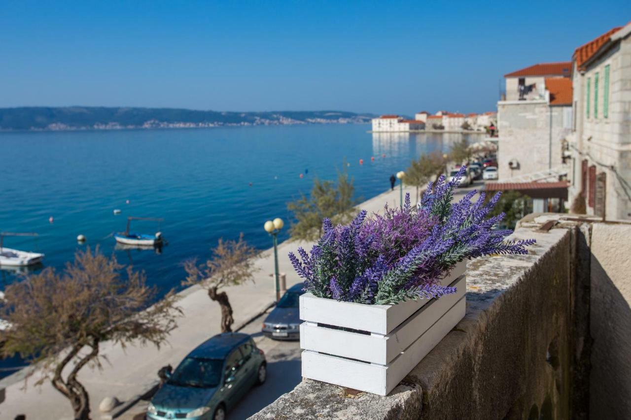 Seafront Apartment In Historical Cippico Castle Kastela Ngoại thất bức ảnh