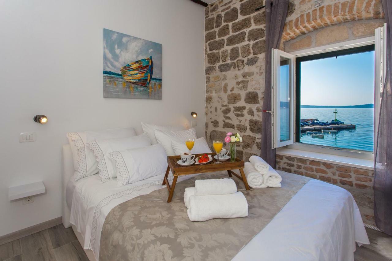 Seafront Apartment In Historical Cippico Castle Kastela Ngoại thất bức ảnh