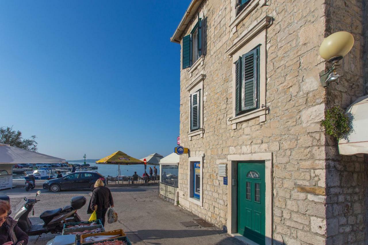 Seafront Apartment In Historical Cippico Castle Kastela Ngoại thất bức ảnh